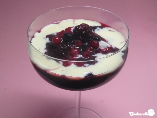 Rote Grütze mit Vanillesauce | Cookarella – Rezepte, kreatives Kochen ...