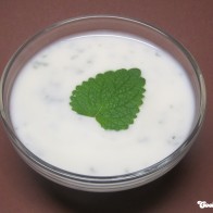 Joghurt-Minz-Dip mit Honig